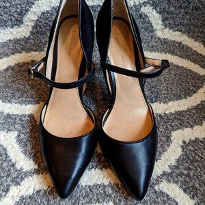 6.5 Banana Republic BR Black Leather and Black Suede High Heel